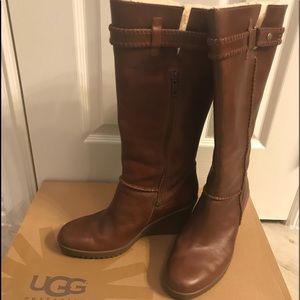 UGG Maxene boot with Sherpa lining